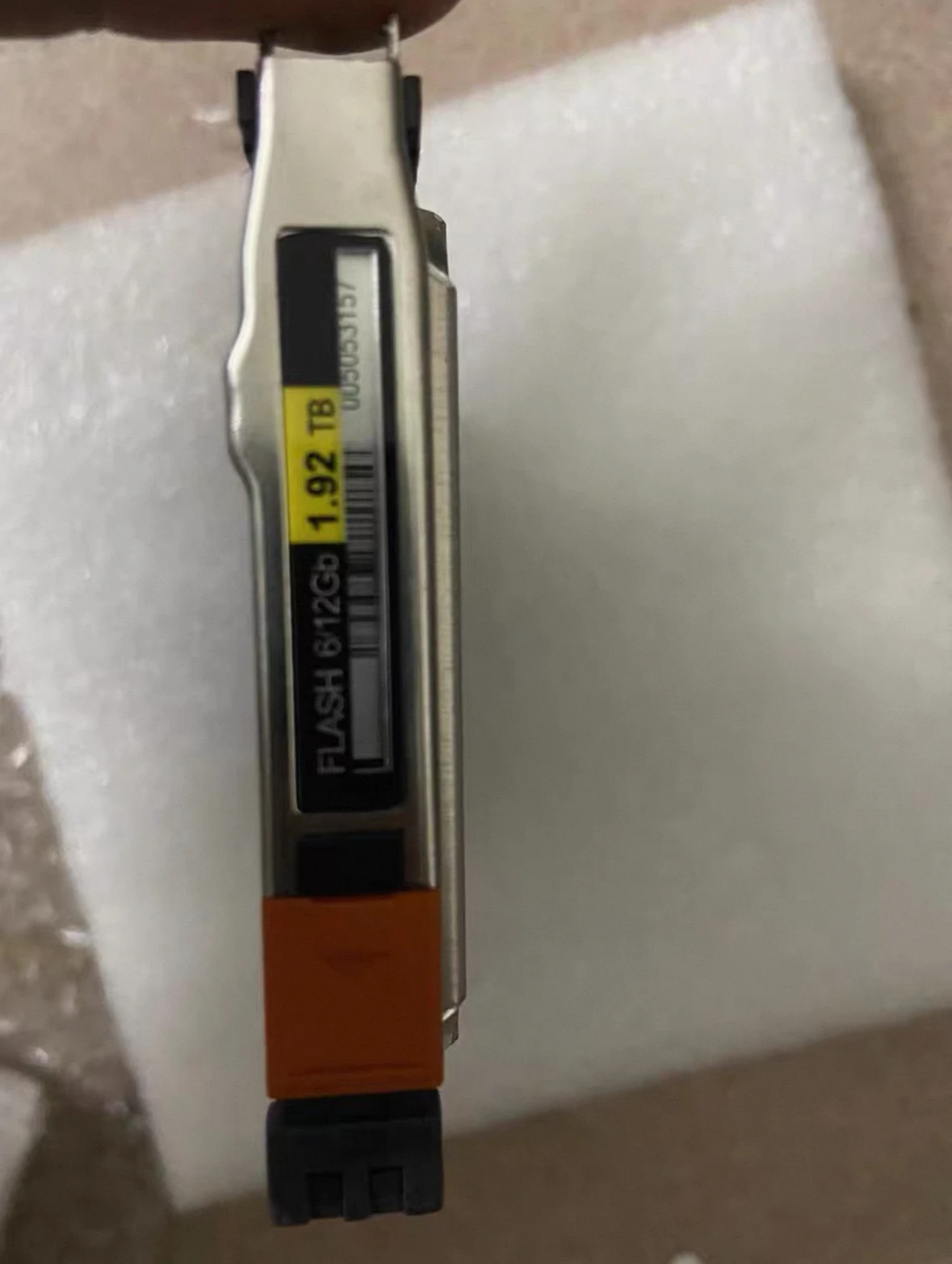 Для жесткого диска EMC D4F-D2SFXL2-1920 005053720 005053721 1,92T SAS SSD
Для жесткого диска EMC D4F-D2SFXL2-1920 005053720 005053721 1,92T SAS SSD