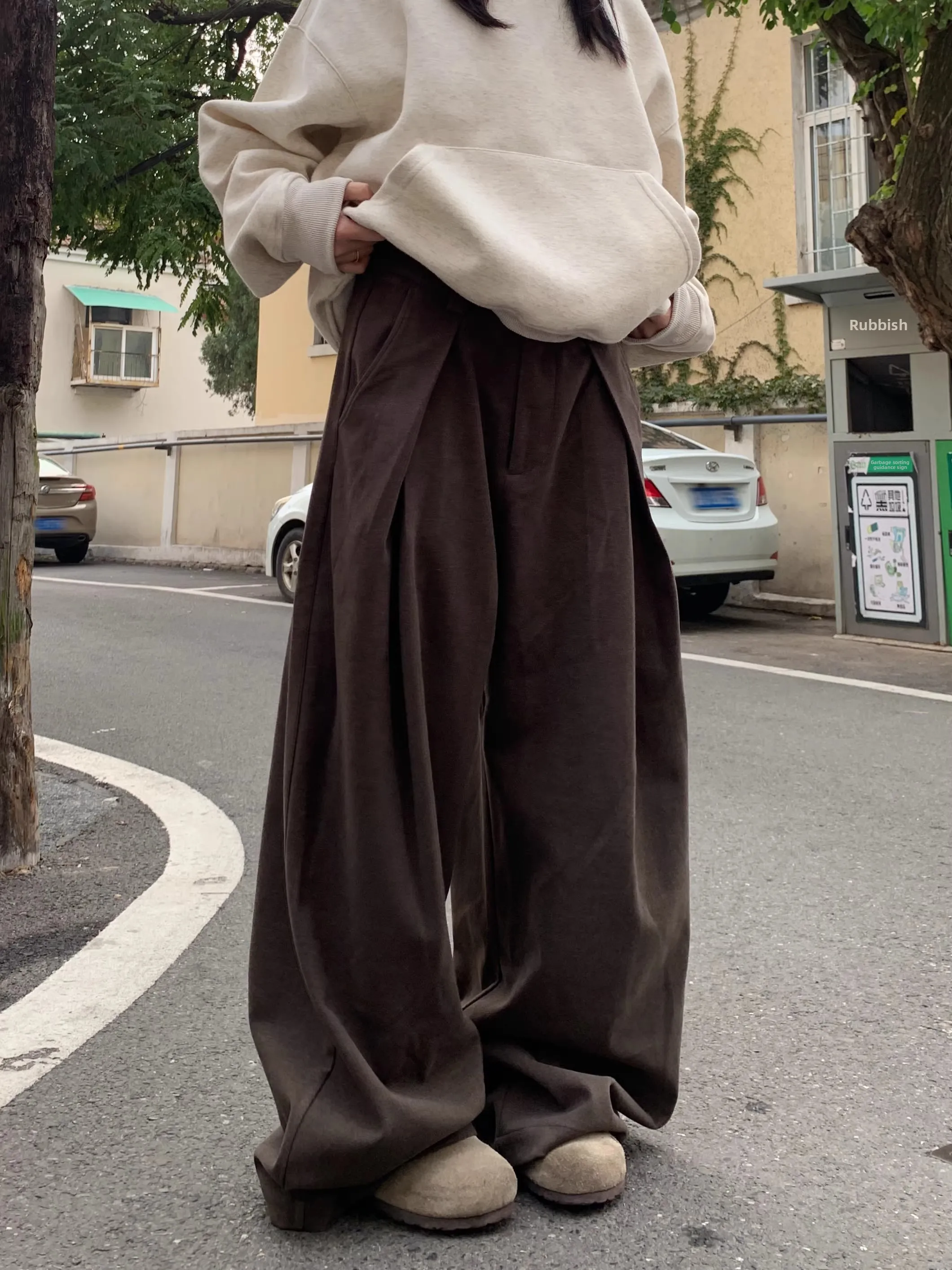 Retro Thiened Woolen Suit Pants for Men And Women Loose Casual Floor-Length Autumn Winter Warm Japanese Sle Leisure Pants
Retro Thiened Woolen Suit Pants for Men And Women Loose Casual Floor-Length Autumn Winter Warm Japanese Sle Leisure Pants