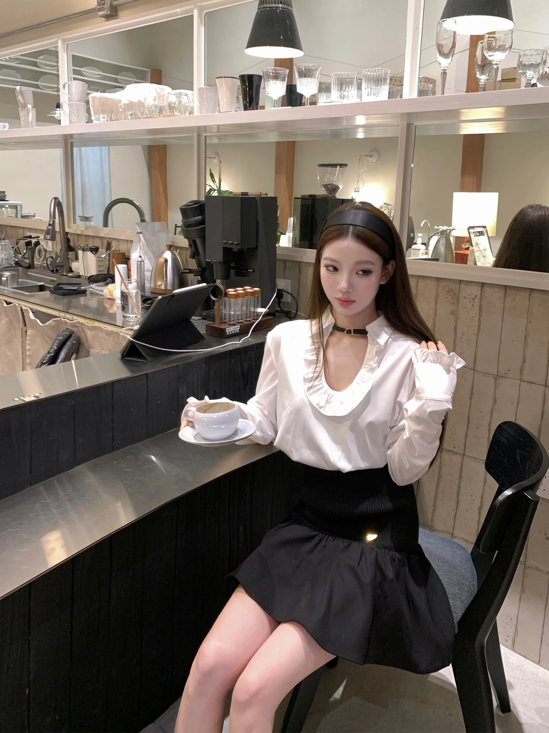 Новая модная женская блузка с открытыми плечами и U-образным вырезом, кружевным дизайном, весенняя коллекция, в европейском стиле
Новая модная женская блузка с открытыми плечами и U-образным вырезом, кружевным дизайном, весенняя коллекция, в европейском стиле