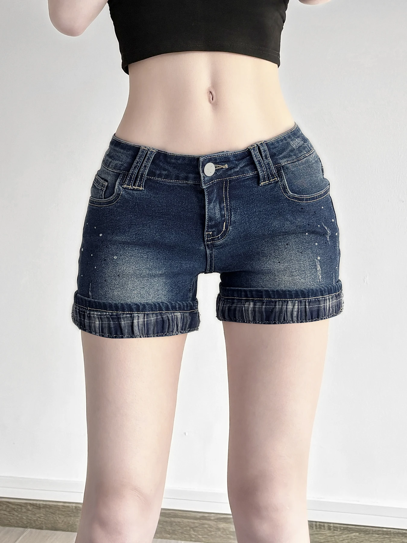 Weekeep Vintage Chic Plaid Print Denim Shorts y2k Streetwear Low Rise Skinny Shorts Summer Casual All-match Ladies Bottoms Basic
Weekeep Vintage Chic Plaid Print Denim Shorts y2k Streetwear Low Rise Skinny Shorts Summer Casual All-match Ladies Bottoms Basic