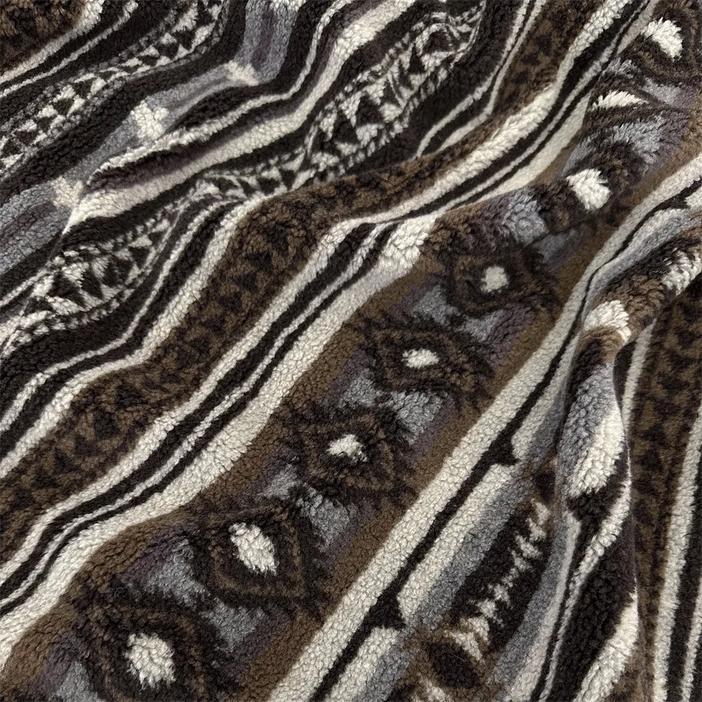 Retro Ethnic Style Plush Striped Fabric Shawl Coat Skirt Pajamas Sofa Tablecloth Bag Clothing Designer Cloth for Diy Sewing
Retro Ethnic Style Plush Striped Fabric Shawl Coat Skirt Pajamas Sofa Tablecloth Bag Clothing Designer Cloth for Diy Sewing