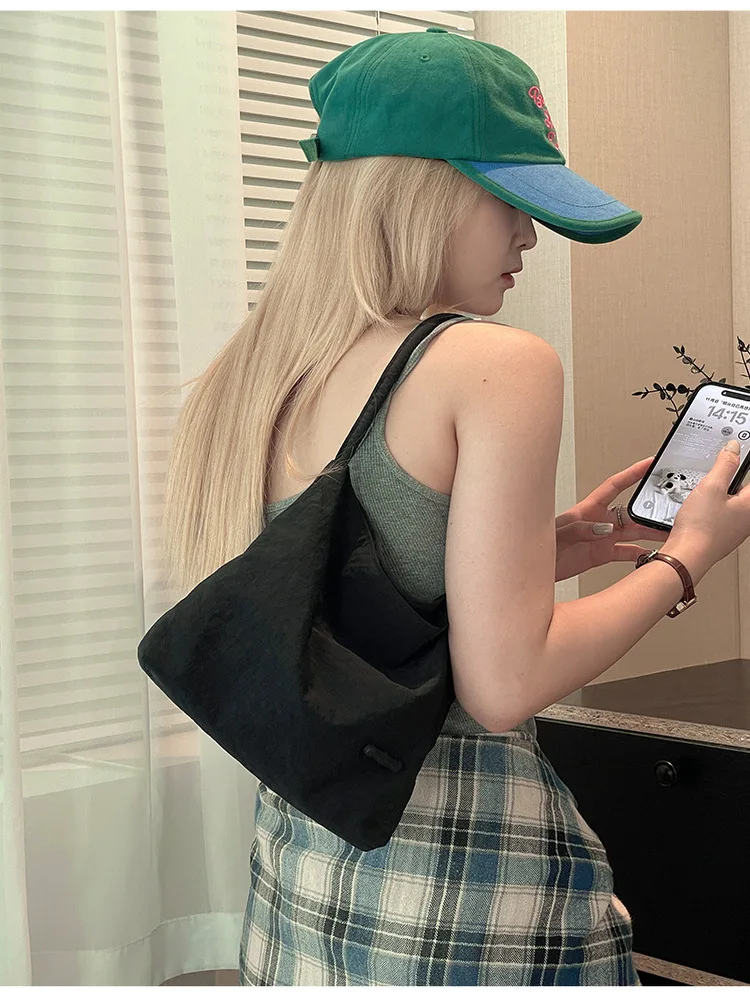nzhu Korean Sle Ins New Girl's Handbag Casual Versatile Lightweight Nylon Underarm Bag Daily Match op Bag ape
nzhu Korean Sle Ins New Girl's Handbag Casual Versatile Lightweight Nylon Underarm Bag Daily Match op Bag ape