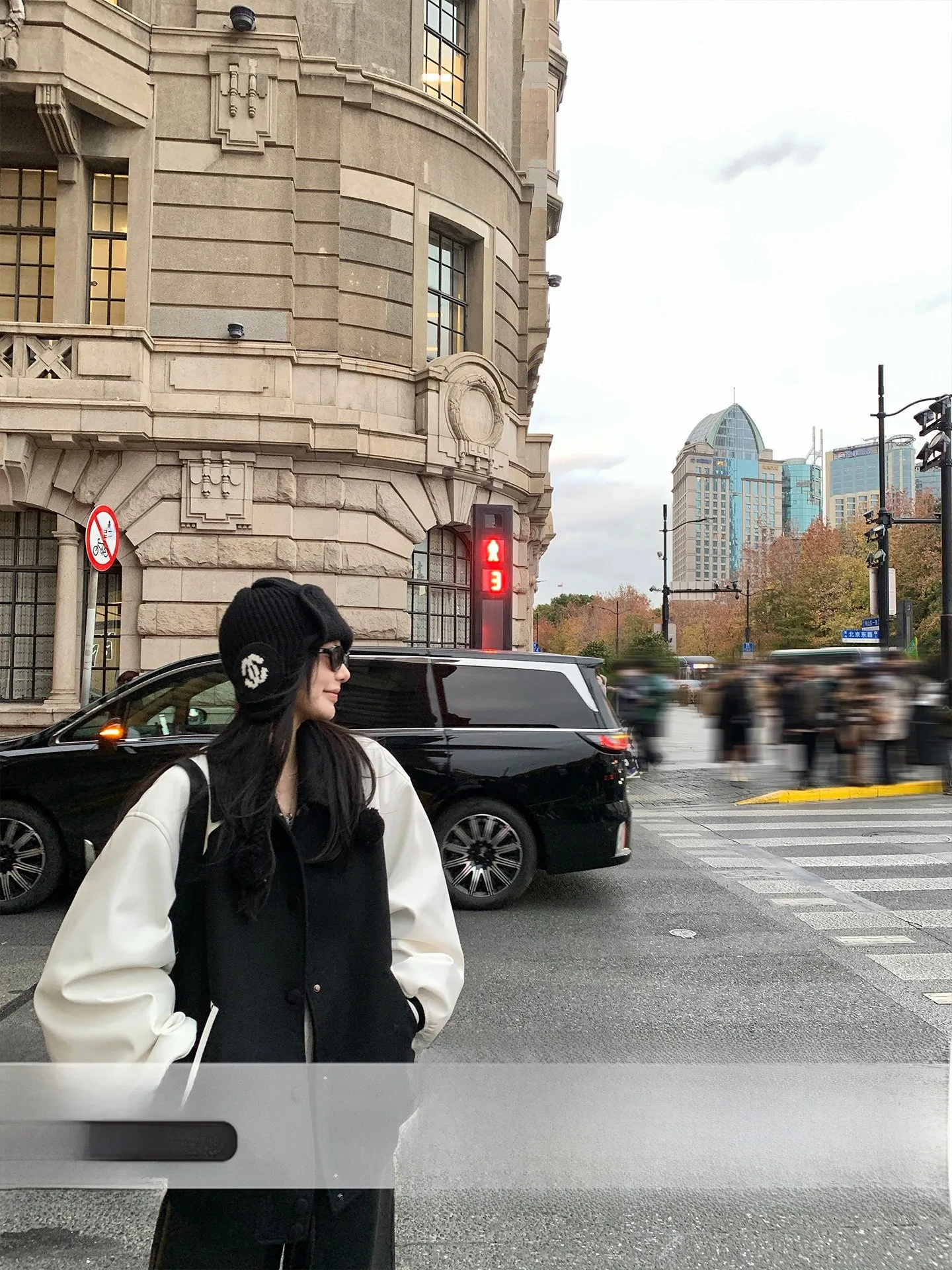 Утепленное шерстяное пальто-пуховик в бейсбольном стиле, свободного кроя, с 90% белым утиным пухом, теплое, с длинными рукавами
Утепленное шерстяное пальто-пуховик в бейсбольном стиле, свободного кроя, с 90% белым утиным пухом, теплое, с длинными рукавами