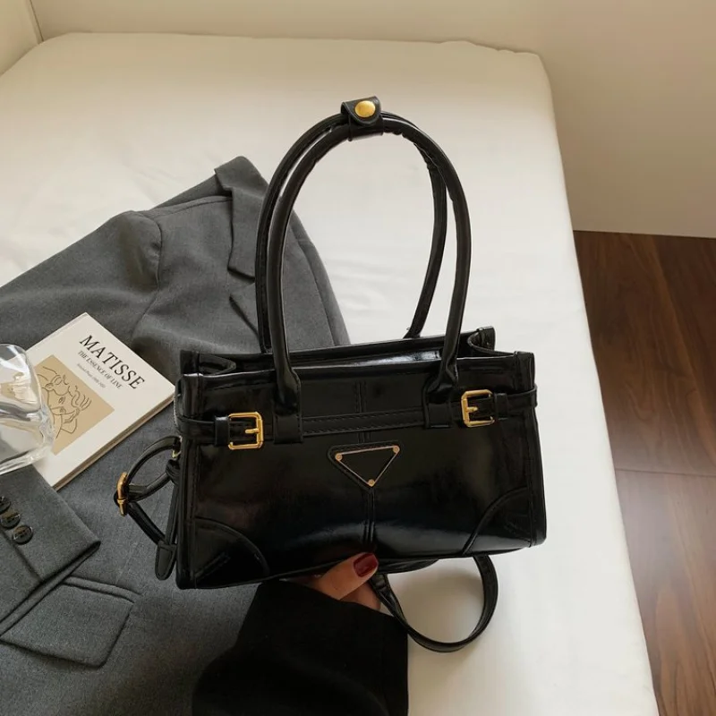 Sophisticated Leather Shoulder Bag For Women - Luxury Brand Designer Handbag Multi-Pocket Tote Crossbody
Sophisticated Leather Shoulder Bag For Women - Luxury Brand Designer Handbag Multi-Pocket Tote Crossbody