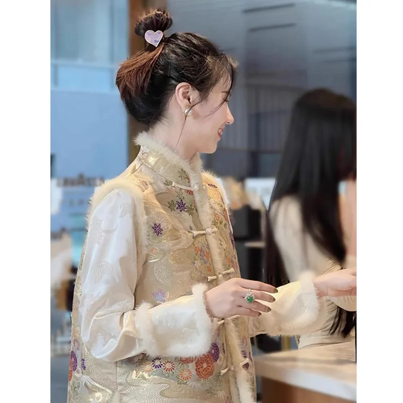 Новый комплект из двух предметов: жилет и топ в стиле тан-костюма, весенняя мода 2026 года, китайский национальный тренд, маленький размер, женский...
Новый комплект из двух предметов: жилет и топ в стиле тан-костюма, весенняя мода 2026 года, китайский национальный тренд, маленький размер, женский...