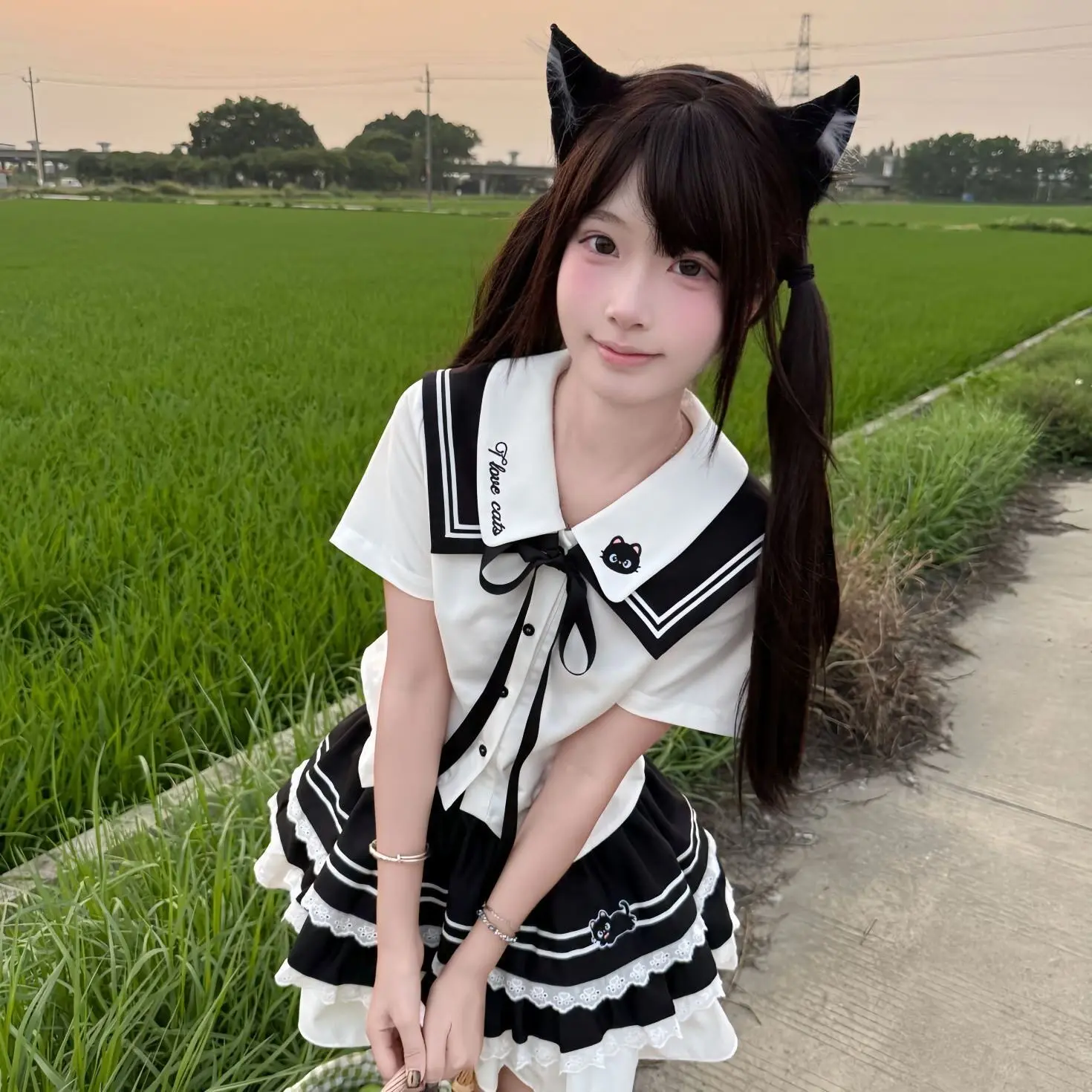 Teens Girls New Summer Preppy Jk Uniform Set Big Kids Cute Cartoon Print Short Sleeve Blouse and Pleated Mini Skirt 2pcs Outfit
Teens Girls New Summer Preppy Jk Uniform Set Big Kids Cute Cartoon Print Short Sleeve Blouse and Pleated Mini Skirt 2pcs Outfit