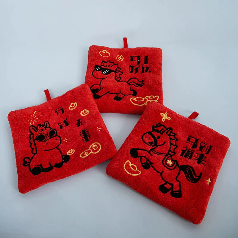 Полотенце для рук с мультяшным красным пони, Новогоднее, с изображением Лошади (Знак Зодиака), из кораллового флиса, впитывающее, быстросохнущее, для ванной, настенное, для декора дома
Полотенце для рук с мультяшным красным пони, Новогоднее, с изображением Лошади (Знак Зодиака), из кораллового флиса, впитывающее, быстросохнущее, для ванной, настенное, для декора дома