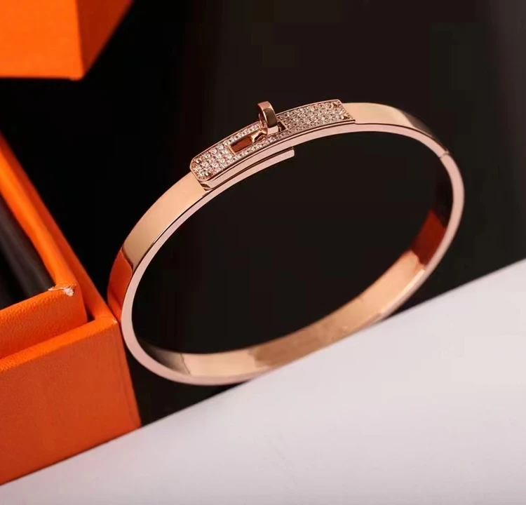 8K Gold Rose Gold Women's Bracelet Exquisite Faion Jewelry Korean Sle mat Luxury Rotation Clasp High-End Sensation
8K Gold Rose Gold Women's Bracelet Exquisite Faion Jewelry Korean Sle mat Luxury Rotation Clasp High-End Sensation