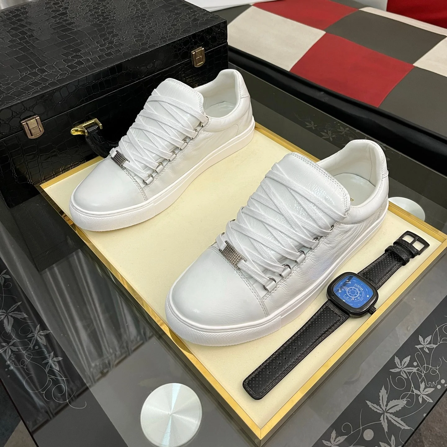 Luxury Casual Sneakers, Men's Shoes in Wrinkled Cowhide Leather, Soft and Breathable Sheepskin Lining, Stylish Casual Shoes.
Luxury Casual Sneakers, Men's Shoes in Wrinkled Cowhide Leather, Soft and Breathable Sheepskin Lining, Stylish Casual Shoes.