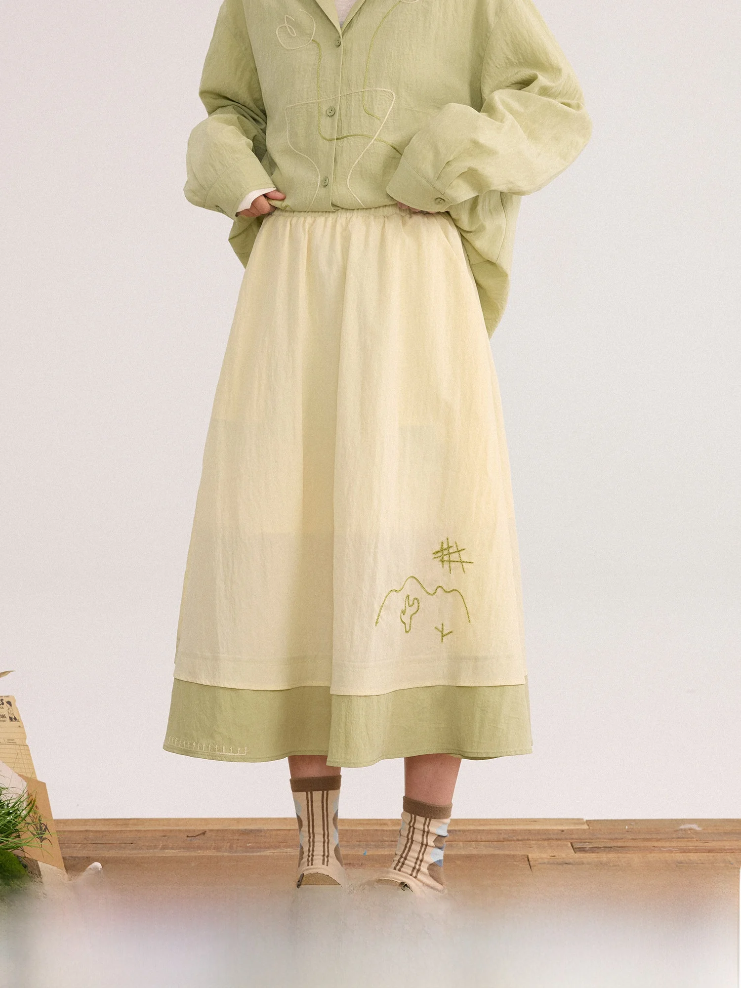 High Waist A-Line Midi Skirt Color Block Layered Casual Slimming Spring Fashion for Young Women Elastic Waist Skirts
High Waist A-Line Midi Skirt Color Block Layered Casual Slimming Spring Fashion for Young Women Elastic Waist Skirts
