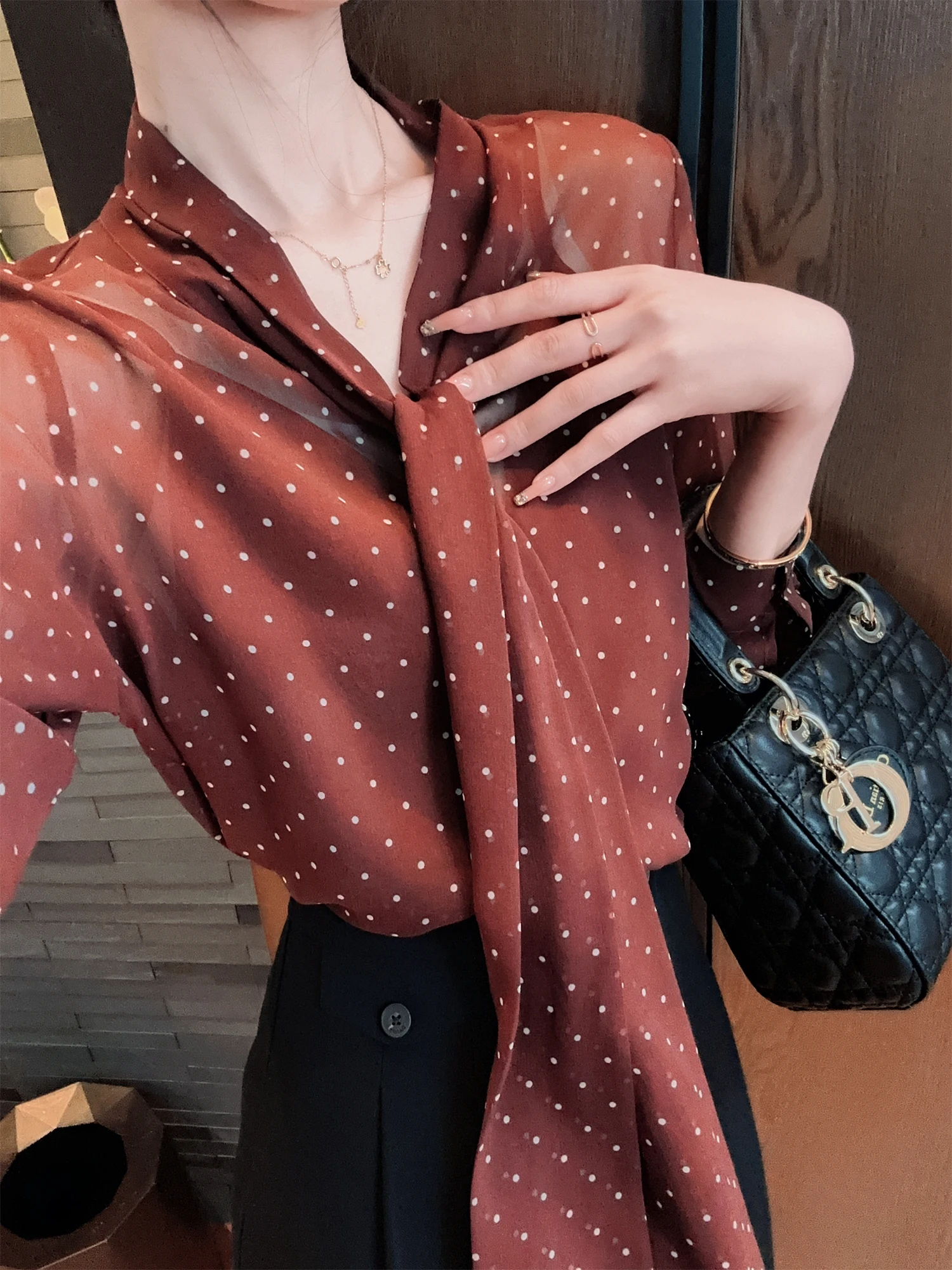 Red Polka Dot irt with Sa Ele Vintage Sle Women's Spring Faion Breathable Long Sve V-Ne Casual Top
Red Polka Dot irt with Sa Ele Vintage Sle Women's Spring Faion Breathable Long Sve V-Ne Casual Top