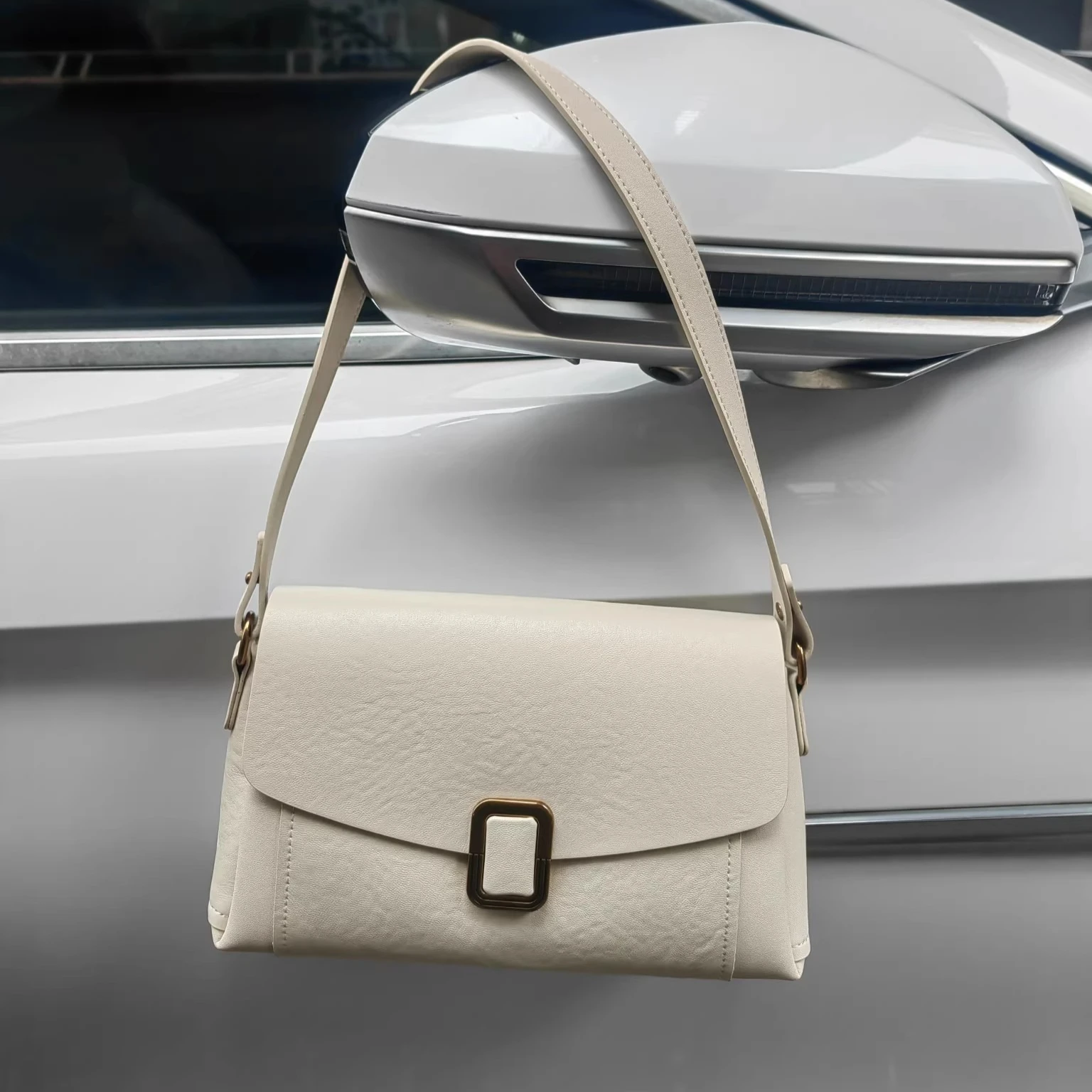 2026 New Autumn Winter Genuine Leather Women's Tote Bag Elegant Commuter Large Shoulder Armpit Crossbody Bag
2026 New Autumn Winter Genuine Leather Women's Tote Bag Elegant Commuter Large Shoulder Armpit Crossbody Bag