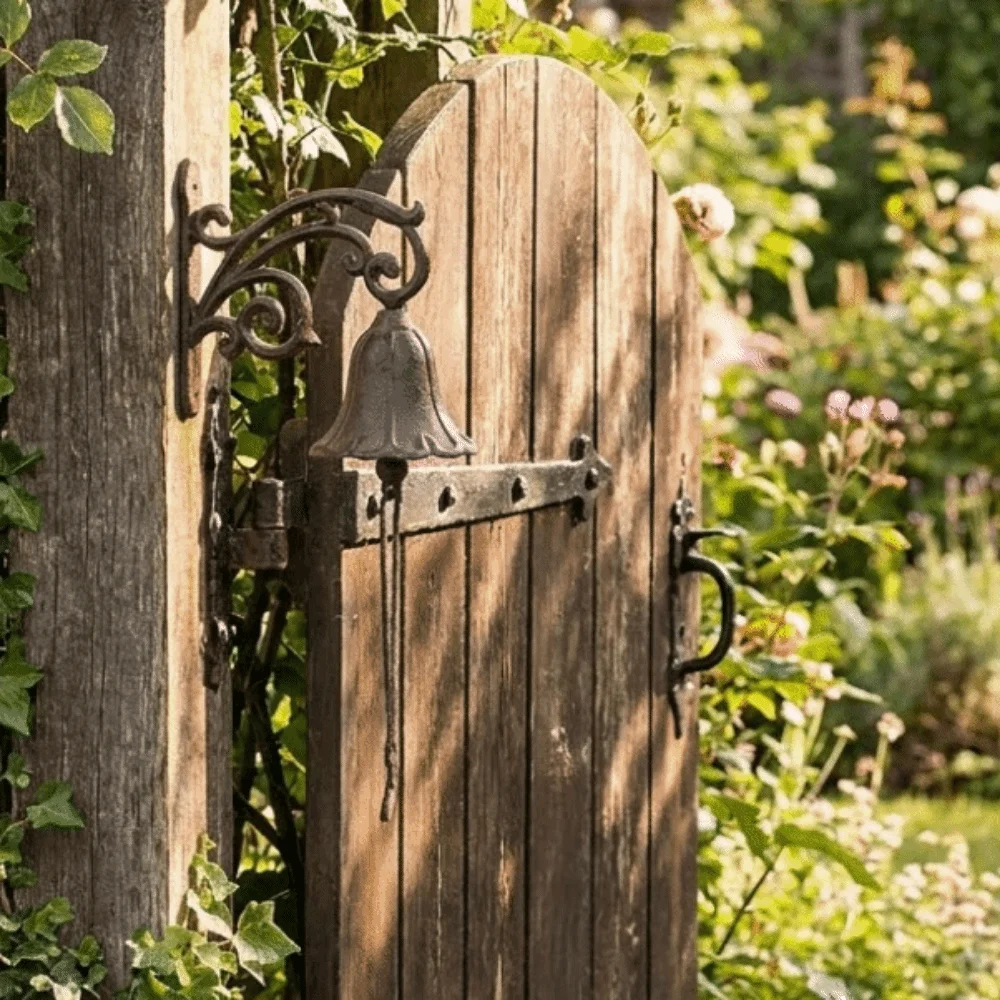Rustic Style Flower Shaped Doorbell Shaking Clear Loud Ringing Wall Mounted Bell Distressed Finish Weatherproof Hand Bell
Rustic Style Flower Shaped Doorbell Shaking Clear Loud Ringing Wall Mounted Bell Distressed Finish Weatherproof Hand Bell