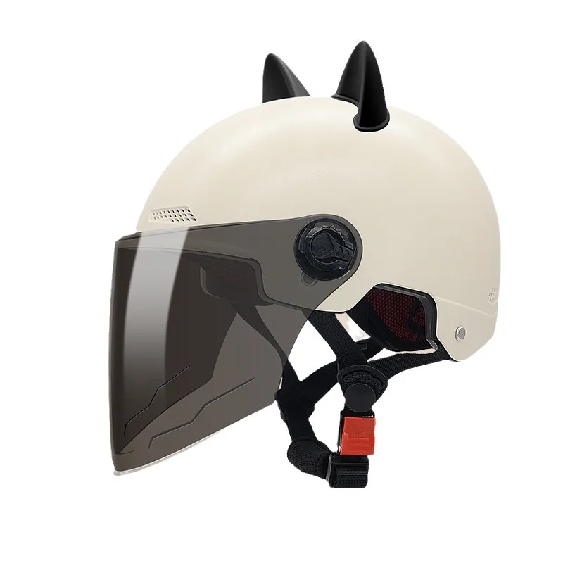 Cat ear electric car helmet, men's and women's summer riding sunscreen helmet, universal in all seasons
Cat ear electric car helmet, men's and women's summer riding sunscreen helmet, universal in all seasons
