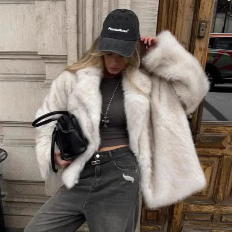 Womens Oversized Faux Fur Coat with Turn-down Collar Vintage Style Tipped Faux Fur Thickened Warm Winter Solid Outwear Tops
Womens Oversized Faux Fur Coat with Turn-down Collar Vintage Style Tipped Faux Fur Thickened Warm Winter Solid Outwear Tops