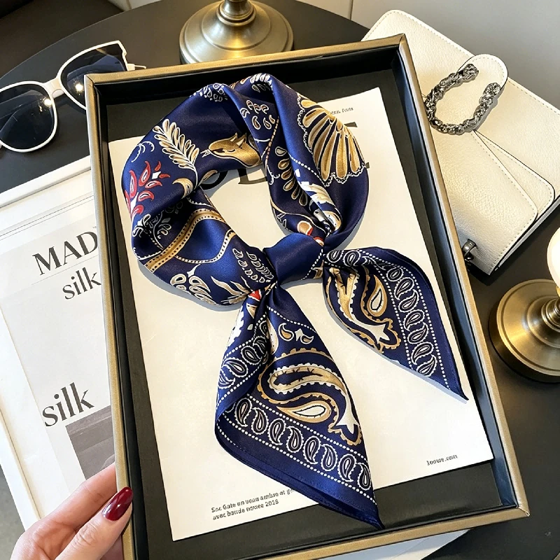 Cashew Flower Versatile Silk Women's Square Scarf for Mother, Retro Can Be Used As Home Decoration Mulberry Silk Small Scarf
Cashew Flower Versatile Silk Women's Square Scarf for Mother, Retro Can Be Used As Home Decoration Mulberry Silk Small Scarf