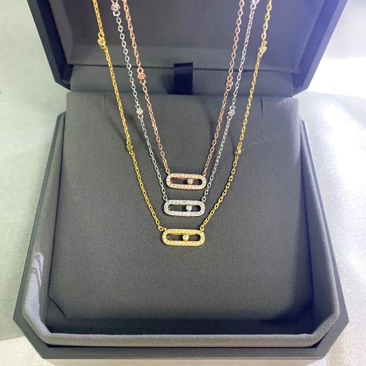 925 women's necklace sports series single diamond sliding pendant jewelry festival gift click video to view real shot
925 women's necklace sports series single diamond sliding pendant jewelry festival gift click video to view real shot