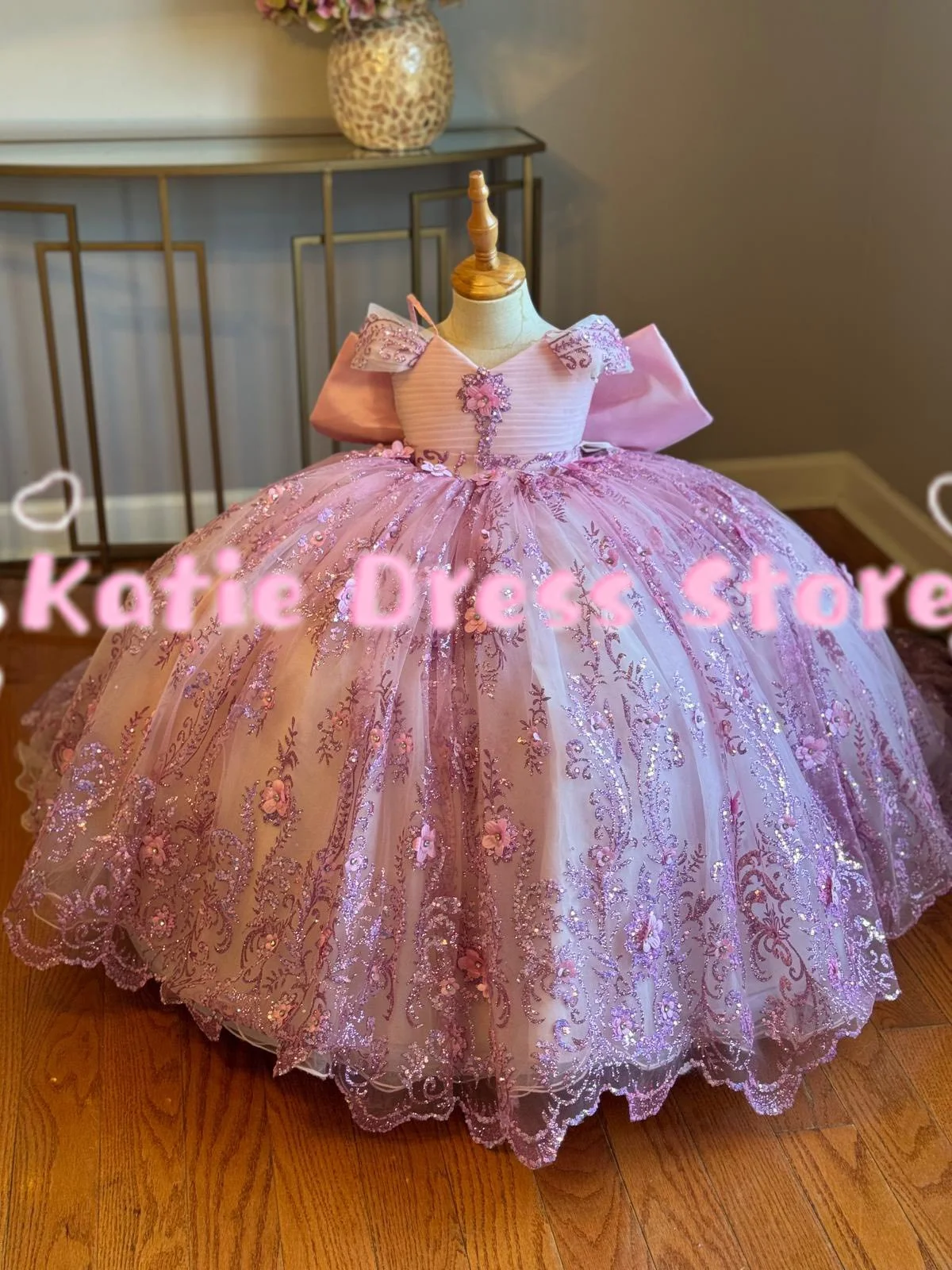 Customized Flower Girl Dress For Wedding Tulle High Neck Puffy Half Sleeve Kids Birthday Party First Communion Ball Gowns
Customized Flower Girl Dress For Wedding Tulle High Neck Puffy Half Sleeve Kids Birthday Party First Communion Ball Gowns