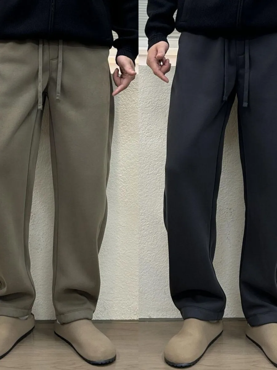 Men's Loose Fce Lined Straight Leg Casual Pants Autumn Winter Trendy Sports Trousers with Rope l Waist Design
Men's Loose Fce Lined Straight Leg Casual Pants Autumn Winter Trendy Sports Trousers with Rope l Waist Design