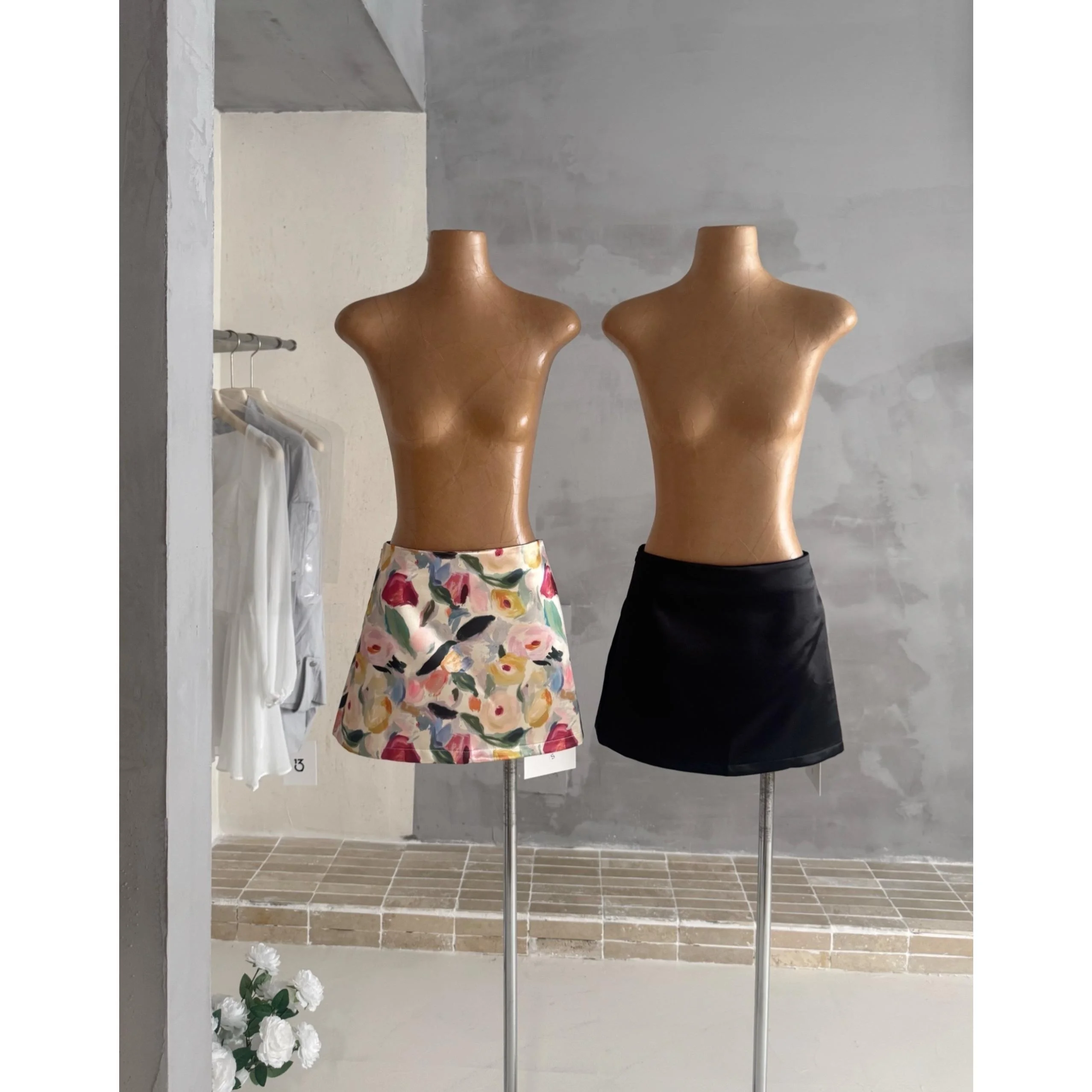WANANTONG Modern Spring Silk Satin Short Skirt with Safety Pants High Waist A-Line Skirt for Women Summer Collection
WANANTONG Modern Spring Silk Satin Short Skirt with Safety Pants High Waist A-Line Skirt for Women Summer Collection