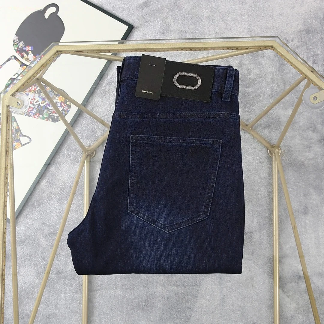 High Quality Men's Old Money Embroidery Jeans 2026 Spring Summer Casual Thick Cotton Denim Pants Vintage Straight Trousers
High Quality Men's Old Money Embroidery Jeans 2026 Spring Summer Casual Thick Cotton Denim Pants Vintage Straight Trousers