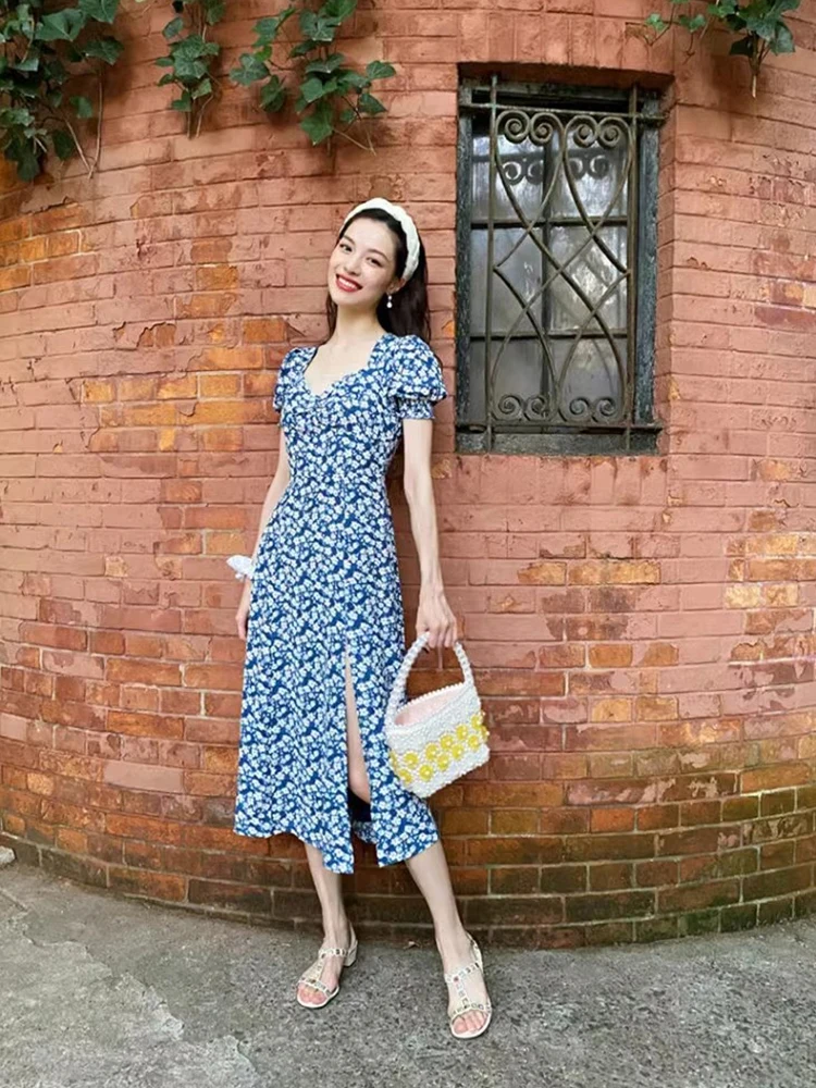 Blue Floral Print Vintage Slimming High Waist A-Line Midi Skirt Dress with Side Split for Women Summer Commute OL Style
Blue Floral Print Vintage Slimming High Waist A-Line Midi Skirt Dress with Side Split for Women Summer Commute OL Style