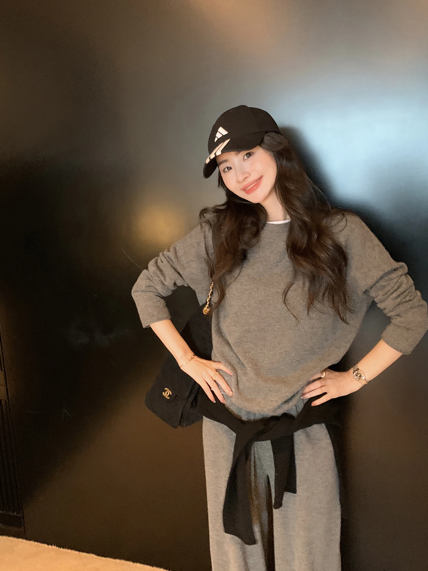 Комплект LIYSENIOR 0: Новинка осени – повседневный топ, брюки, кардиган и футболка для женщин. Модный комплект с V-образным вырезом и длинными рукавами.
Комплект LIYSENIOR 0: Новинка осени – повседневный топ, брюки, кардиган и футболка для женщин. Модный комплект с V-образным вырезом и длинными рукавами.