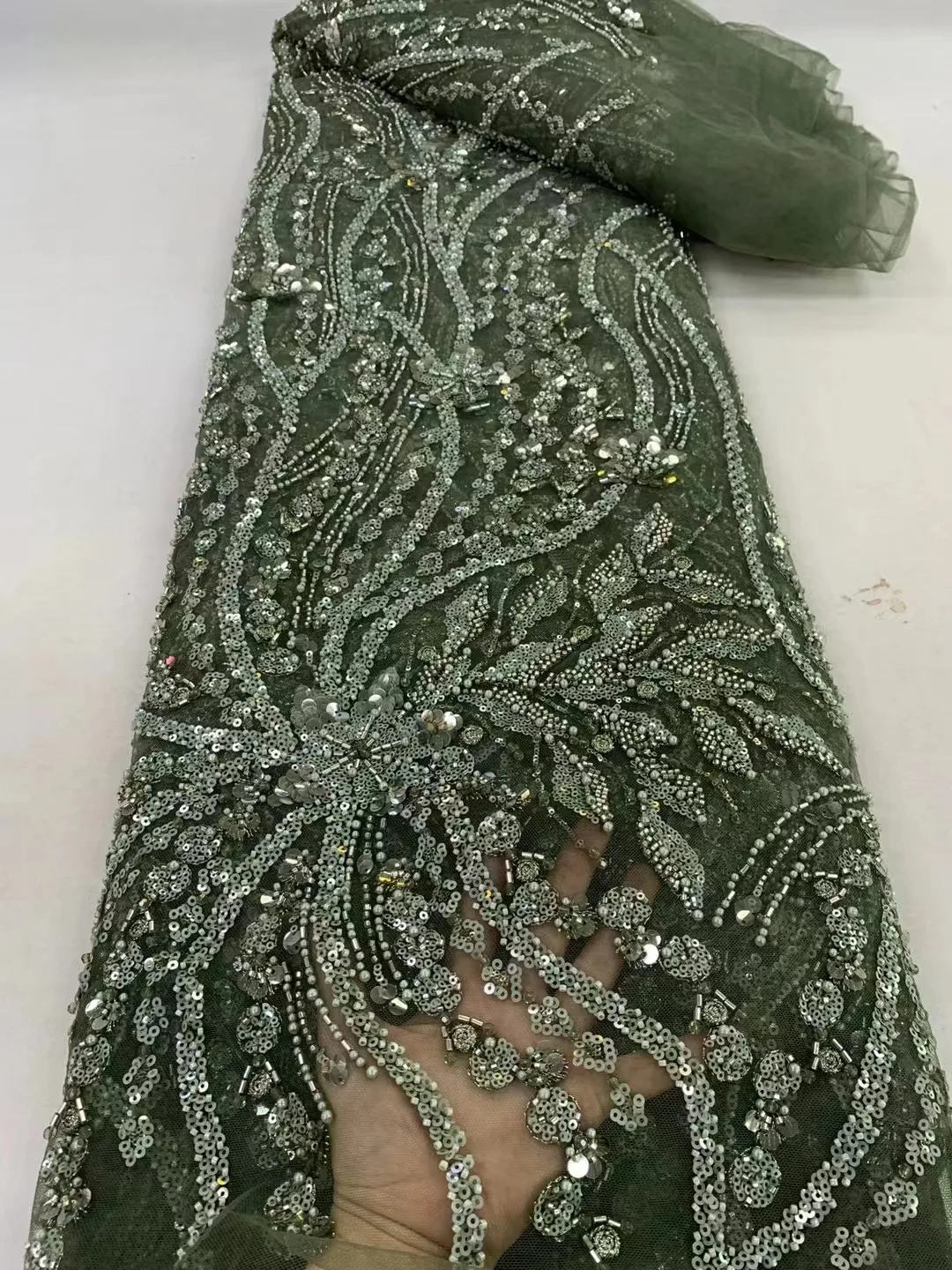 African Lace Fabric 2024 Sequins Beaded Embroidery Nigerian Bridal High Quality French Tulle Lace Fabric for Wedding
African Lace Fabric 2024 Sequins Beaded Embroidery Nigerian Bridal High Quality French Tulle Lace Fabric for Wedding