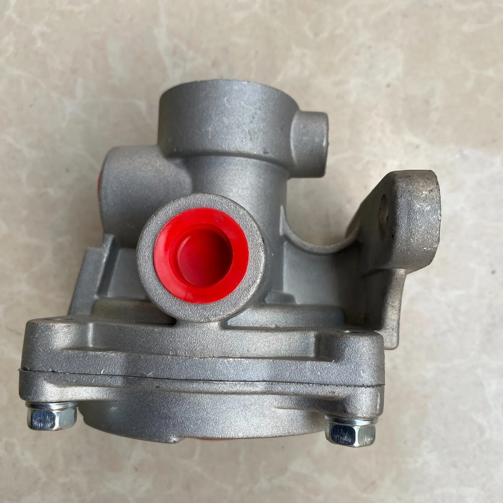 FIT FOR ISUZU FUSO NISSAN TRUCK BRAKE BOOSTER RELAY VALVE
FIT FOR ISUZU FUSO NISSAN TRUCK BRAKE BOOSTER RELAY VALVE