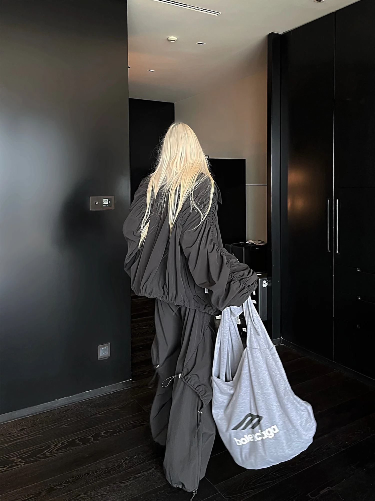 Bla Loose Fit ort Jaet Rase Le Sol ‘Absolute Order’ Street Sle Zipper Coat Nylon Fabric Long Sve Regular Length
Bla Loose Fit ort Jaet Rase Le Sol ‘Absolute Order’ Street Sle Zipper Coat Nylon Fabric Long Sve Regular Length