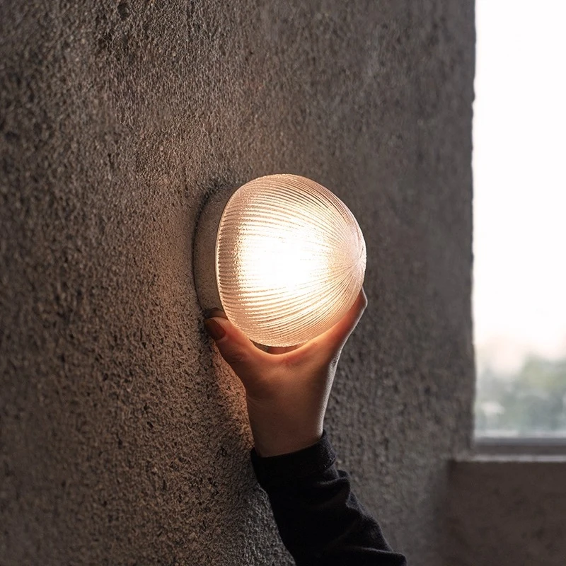 Bedside round entrance background wall ambient light
Bedside round entrance background wall ambient light