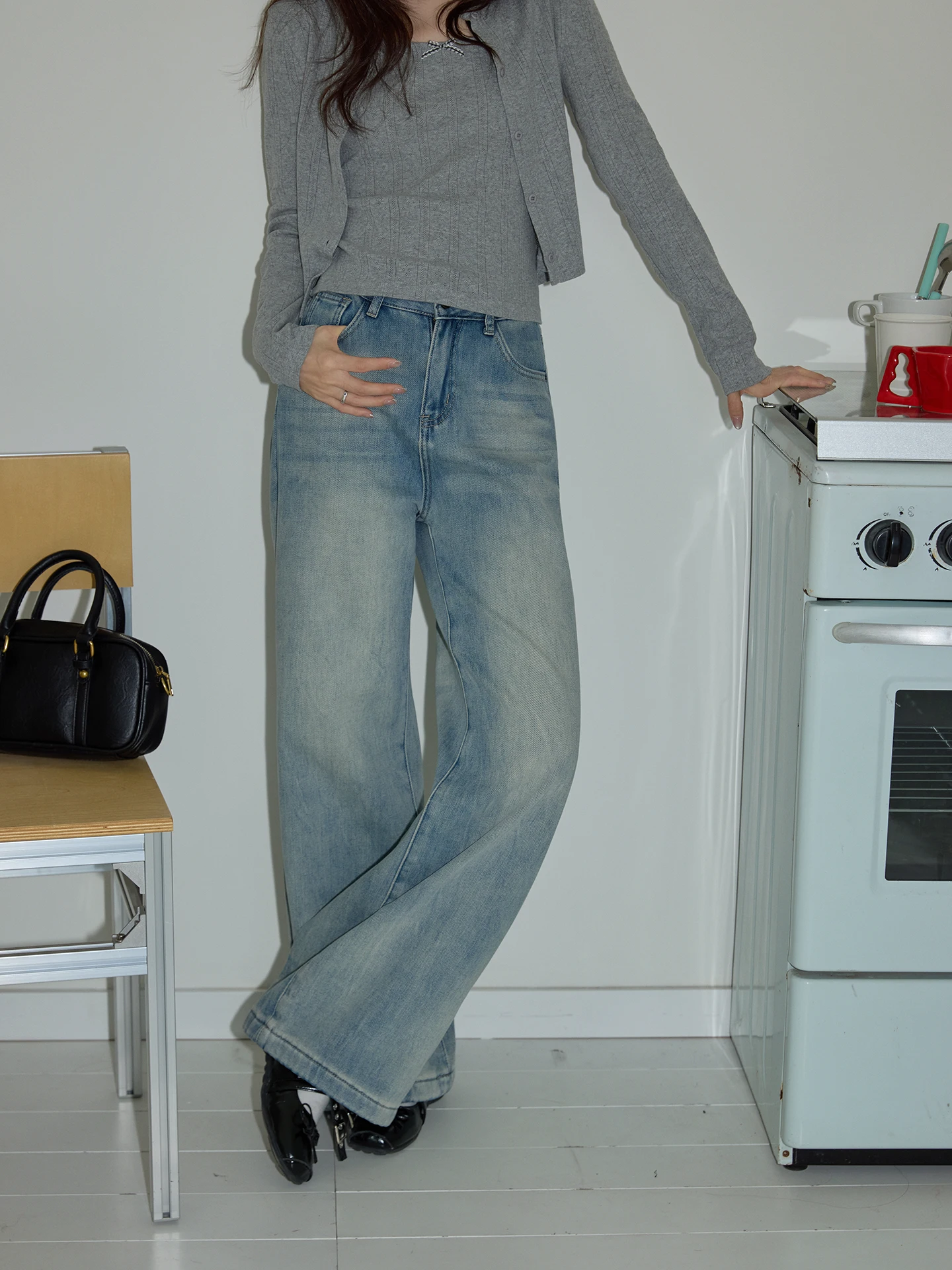 Женские джинсы-клеш синие винтажные на флисе, свободные повседневные длинные брюки с высокой талией, удобные зимние, для работы и прогулок
Женские джинсы-клеш синие винтажные на флисе, свободные повседневные длинные брюки с высокой талией, удобные зимние, для работы и прогулок