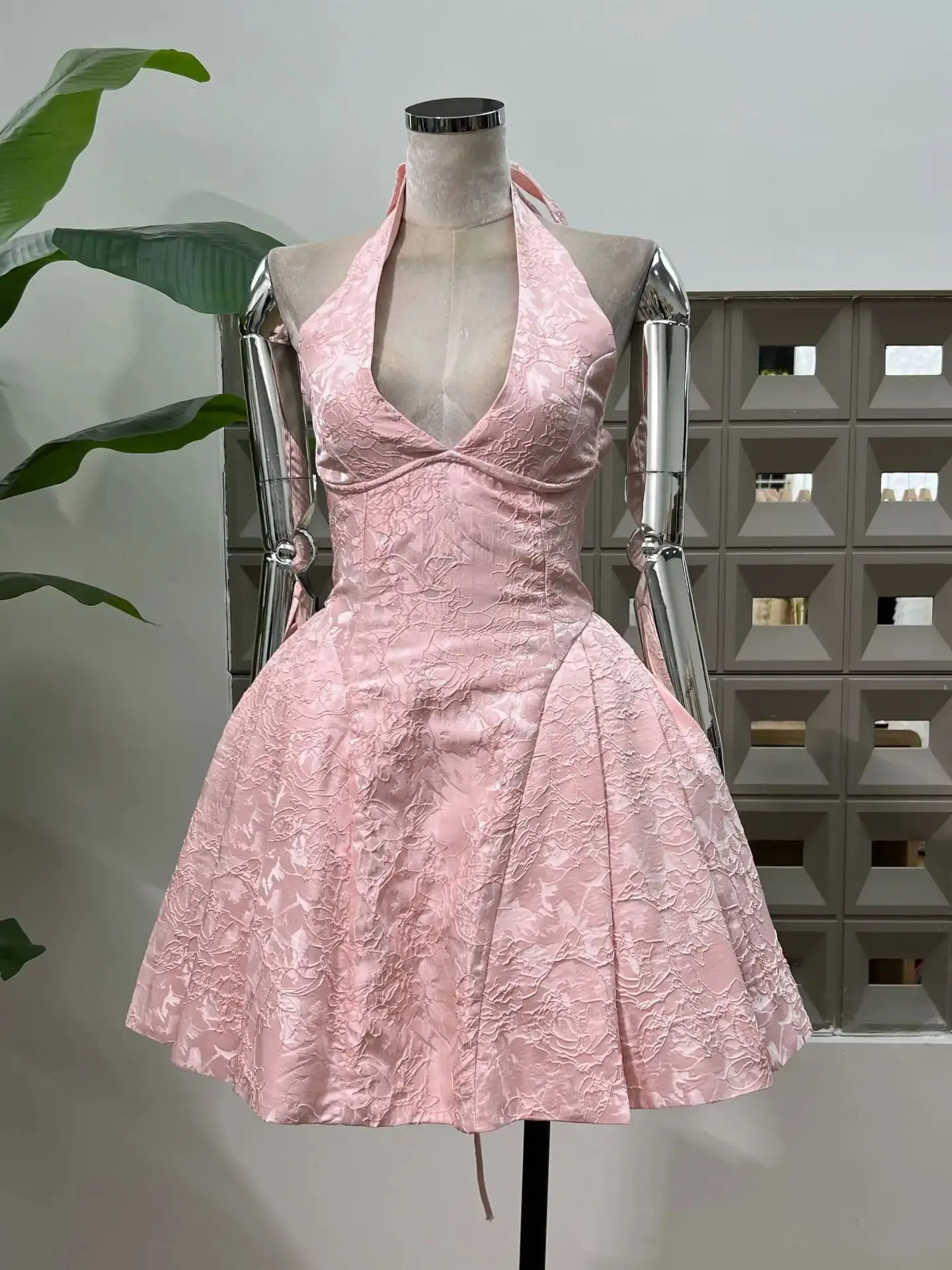 Женский жаккардовый корсет на талии, мини-платья трапециевидной формы, весна-лето, элегантный без воротника, сексуальный вечерний вечерний коктейльный модный шикарный новый
Женский жаккардовый корсет на талии, мини-платья трапециевидной формы, весна-лето, элегантный без воротника, сексуальный вечерний вечерний коктейльный модный шикарный новый