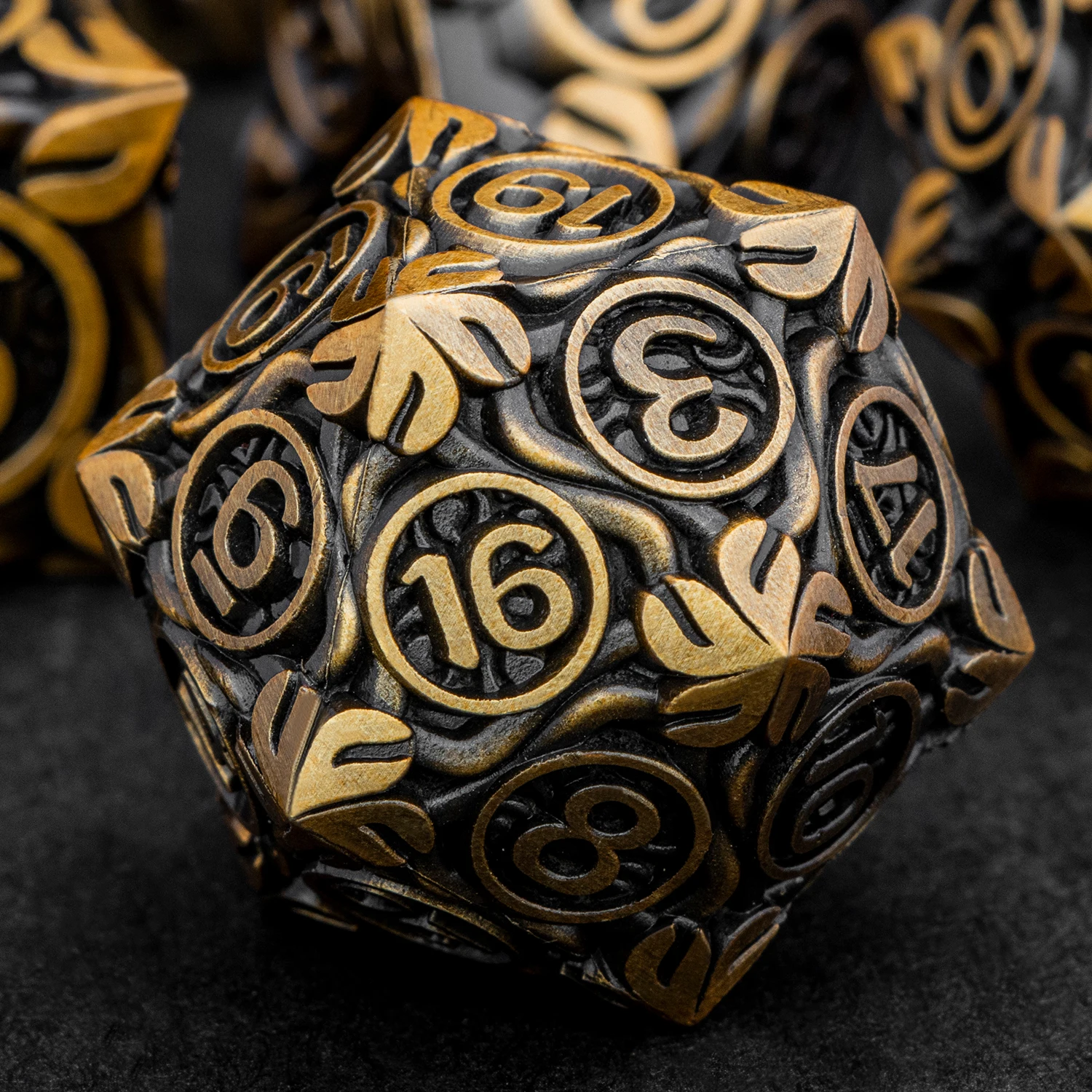 Набор металлических кубиков DND, 7 шт., в стиле D&D Ancient Gold Rattan Cane, для ролевых игр D&D Dungeon and Dragon, многогранные, увеличенные, для настольных игр D&D
Набор металлических кубиков DND, 7 шт., в стиле D&D Ancient Gold Rattan Cane, для ролевых игр D&D Dungeon and Dragon, многогранные, увеличенные, для настольных игр D&D