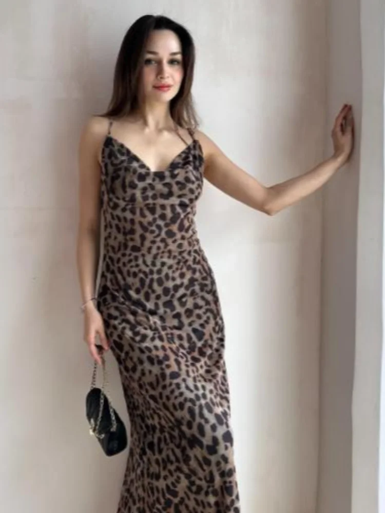 Leopard Print Spaghetti Women Strap Maxi Dress Sexy V-neck Flowy Waist Cinching Slip Dresses Lady Summer Holiday Vacation Gowns
Leopard Print Spaghetti Women Strap Maxi Dress Sexy V-neck Flowy Waist Cinching Slip Dresses Lady Summer Holiday Vacation Gowns
