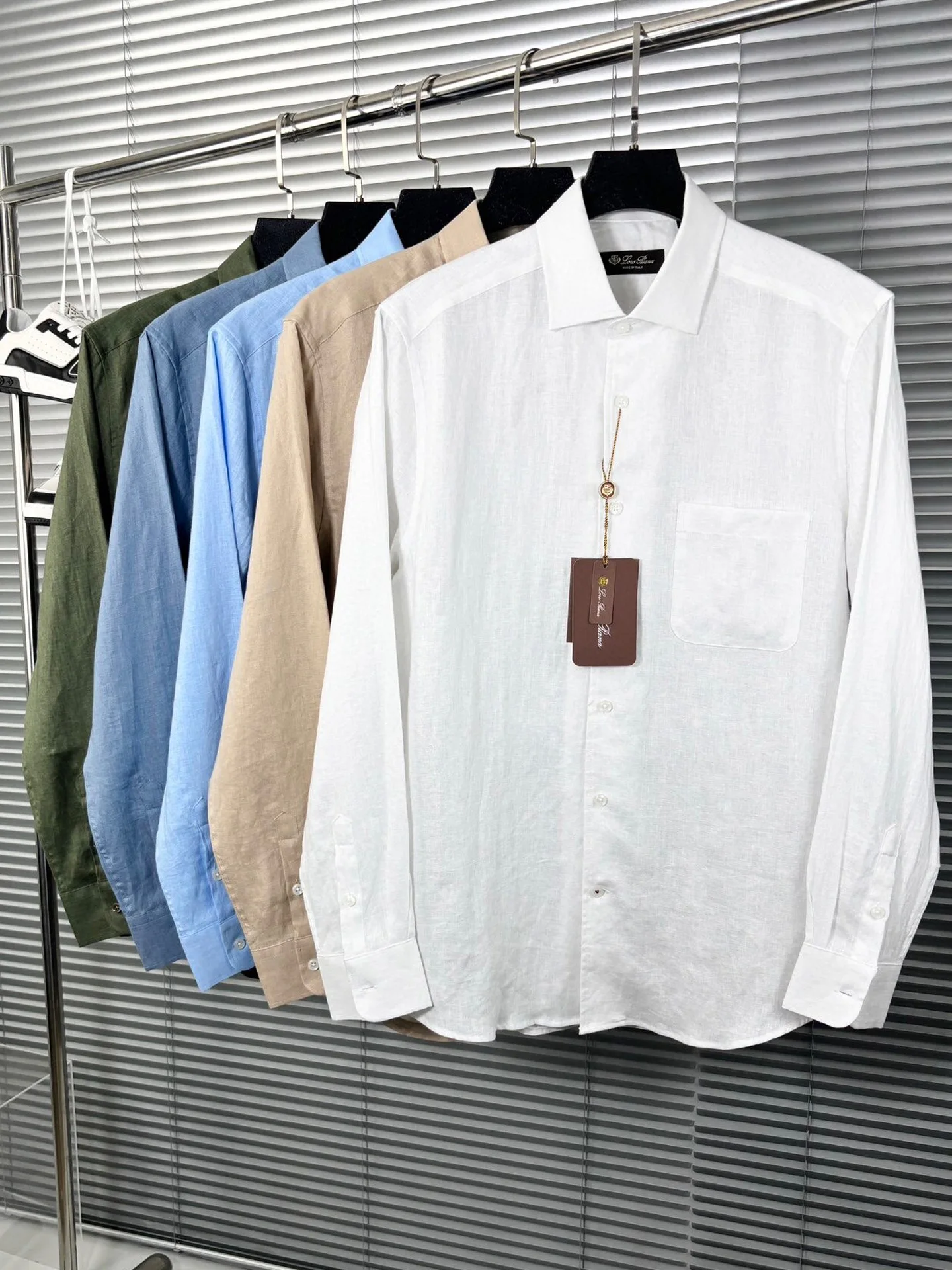 Мужская льняная рубашка свободного кроя, белая, повседневная, для бизнеса и отдыха, весна-лето, новая, стильная, городская, для молодежи, на каждый день
Мужская льняная рубашка свободного кроя, белая, повседневная, для бизнеса и отдыха, весна-лето, новая, стильная, городская, для молодежи, на каждый день