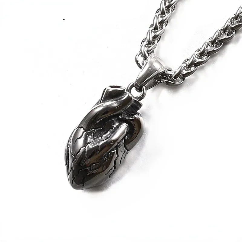New 2023 Vintage Fashion Personality Heart Punk Men's Necklace Unisex Long Pendant Banquet Jewelry Accessories Gift
New 2023 Vintage Fashion Personality Heart Punk Men's Necklace Unisex Long Pendant Banquet Jewelry Accessories Gift