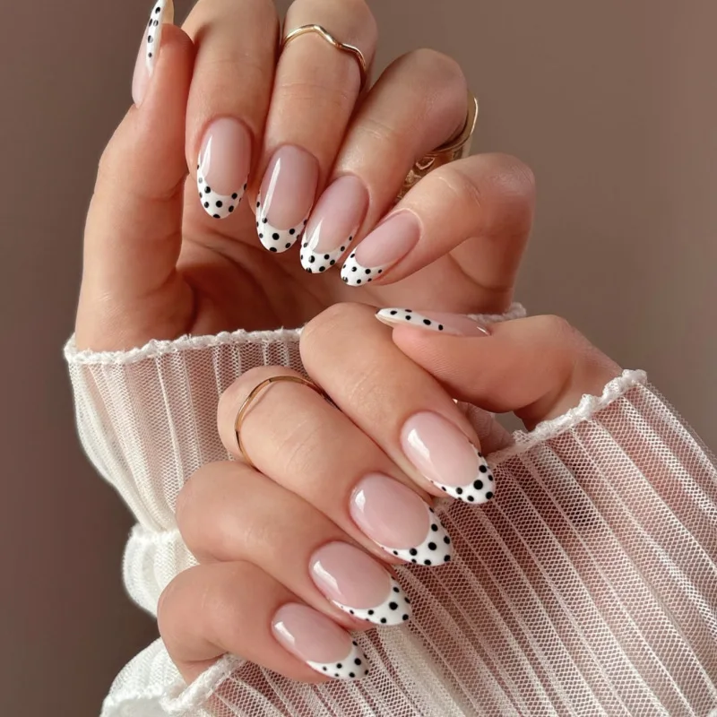 Simple French Wave Dot Wear Armor Short Almond Armor Nail Armor Wearable Fake Nail Factory
Simple French Wave Dot Wear Armor Short Almond Armor Nail Armor Wearable Fake Nail Factory