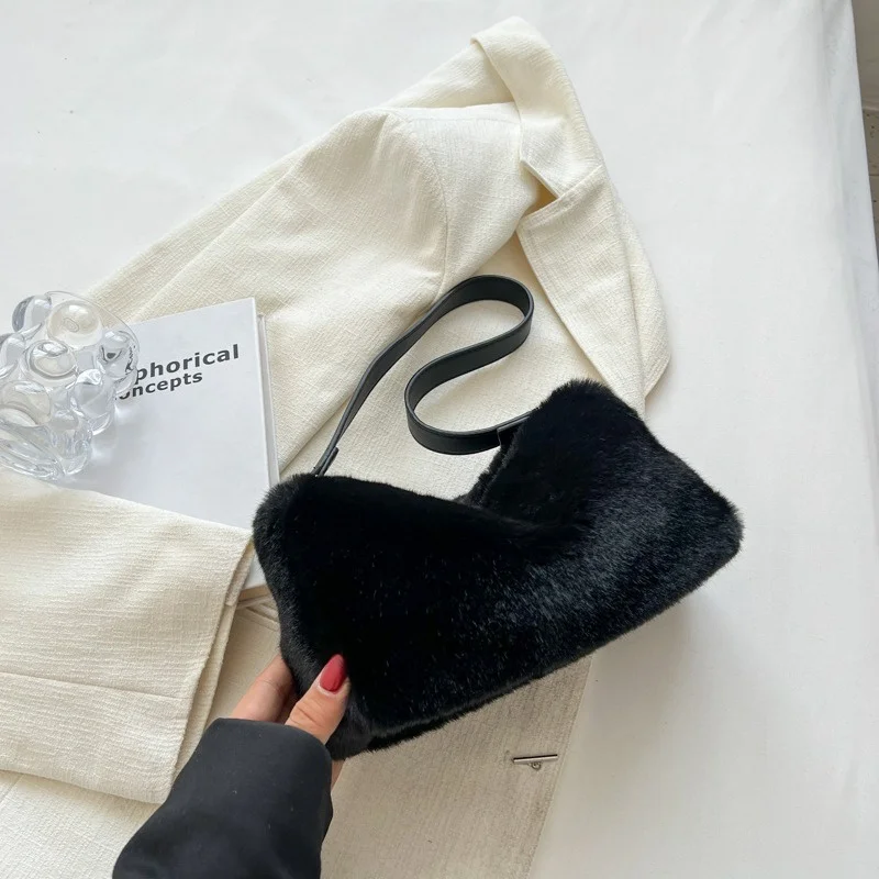 Korean Version Of The New Plush Crossbody Bag Women's Fashion Faux Fur Shoulder Bag Luxury High Quality Plush Shoulder Bag
Korean Version Of The New Plush Crossbody Bag Women's Fashion Faux Fur Shoulder Bag Luxury High Quality Plush Shoulder Bag