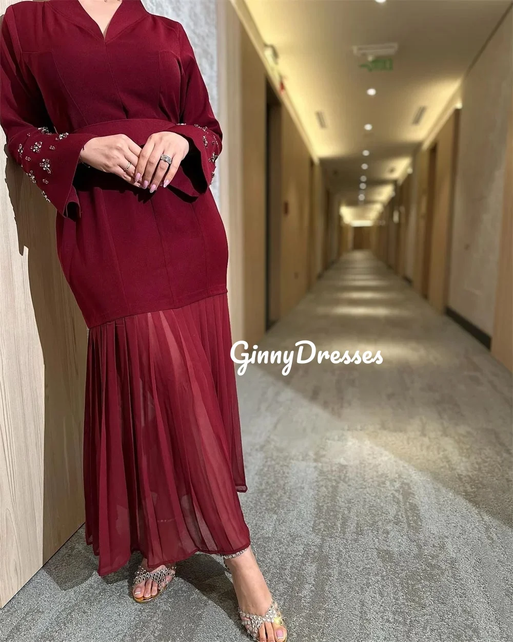 Свадебное платье по индивидуальному заказу Роскошные вечерние платья с v-образным вырезом и бисером длиной до пола, на молнии с длинными рукавами и подкладкой
Свадебное платье по индивидуальному заказу Роскошные вечерние платья с v-образным вырезом и бисером длиной до пола, на молнии с длинными рукавами и подкладкой