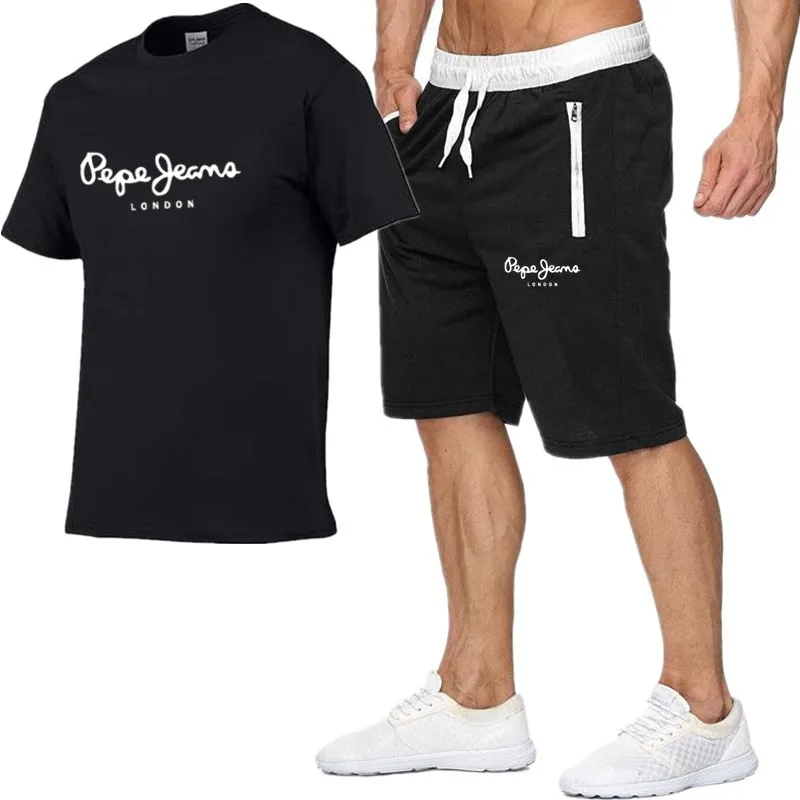 New summer fitness sportswear for men, short-sleeved T-shirt and shorts two-piece set, breathable and quick-drying casual wear.
New summer fitness sportswear for men, short-sleeved T-shirt and shorts two-piece set, breathable and quick-drying casual wear.