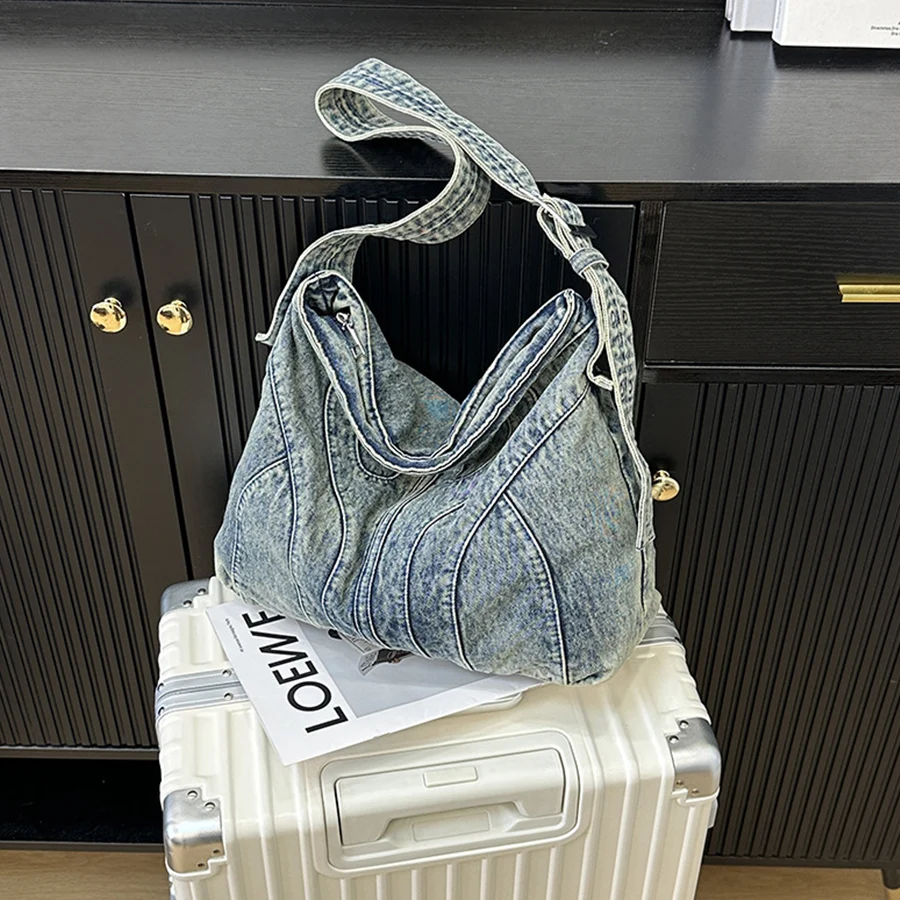 Casual Denim Shoulder Bags for Women Soft Hobos Handbag with Zipper Female Foldable Crossbody Purse Female Travel Bag Blue Black
Casual Denim Shoulder Bags for Women Soft Hobos Handbag with Zipper Female Foldable Crossbody Purse Female Travel Bag Blue Black