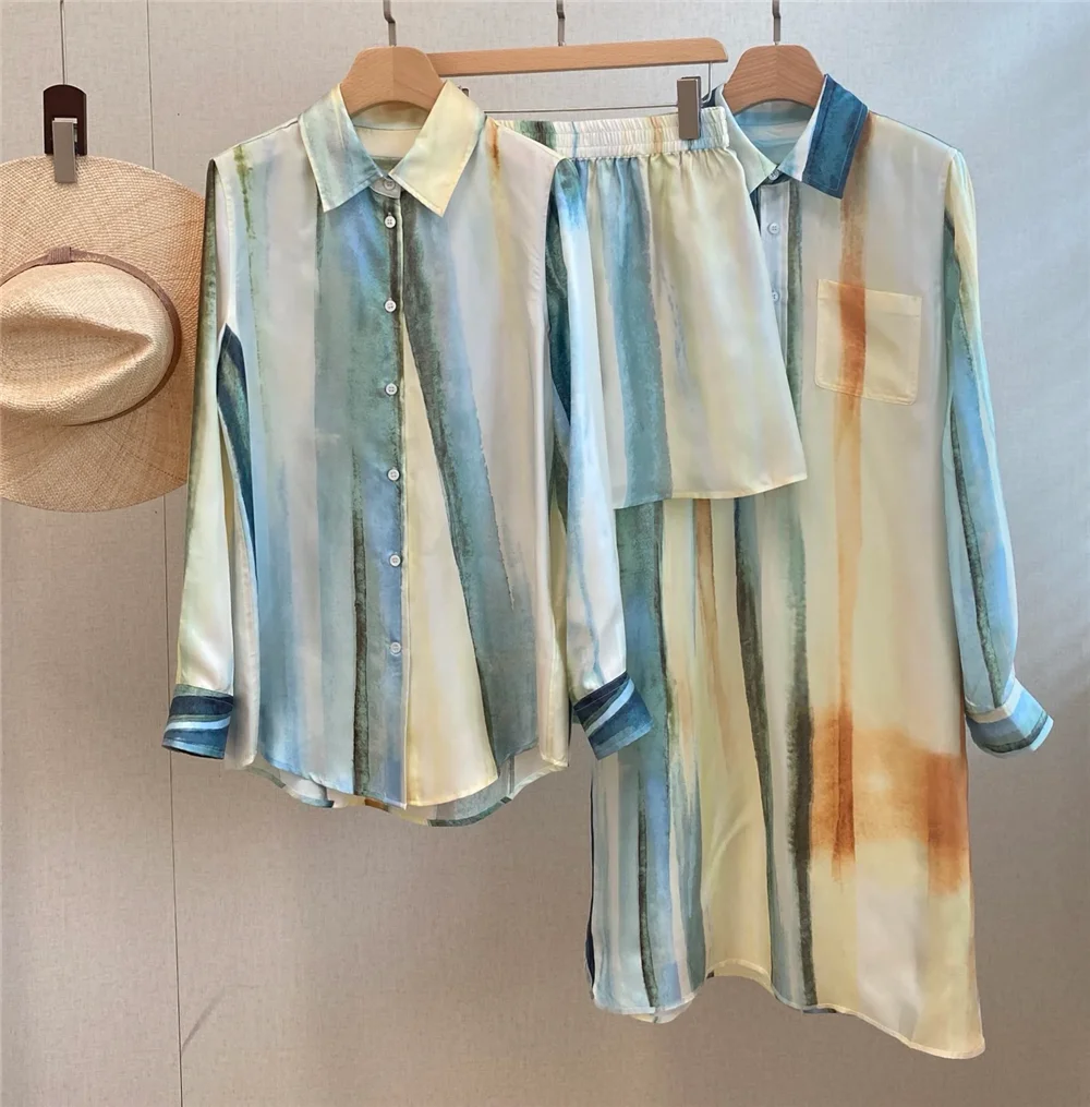 100% Silk Gradient Print Series Women's Long-Sleeve Shirt / Shorts/ Long-Sleeve Dress 3-Piece Set
100% Silk Gradient Print Series Women's Long-Sleeve Shirt / Shorts/ Long-Sleeve Dress 3-Piece Set