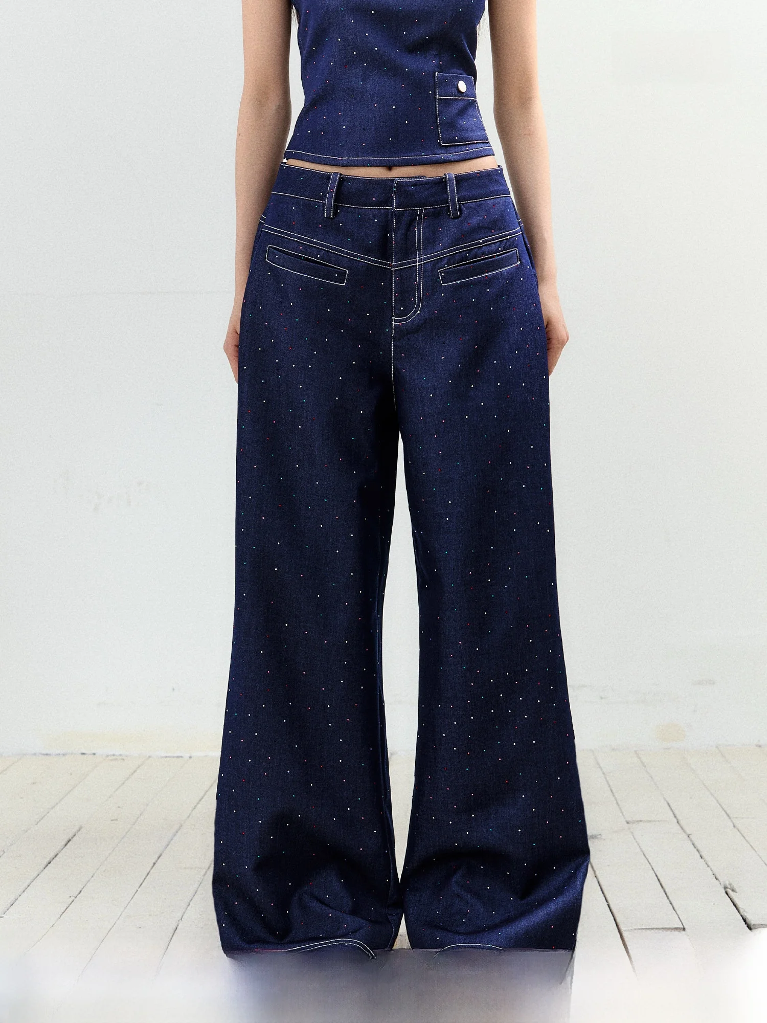 Джинсы AGAM Original Heavy Work Color Diamond Small Fraance Sle, женские, с ярким контрастным дизайном, свободного прямого кроя...
Джинсы AGAM Original Heavy Work Color Diamond Small Fraance Sle, женские, с ярким контрастным дизайном, свободного прямого кроя...