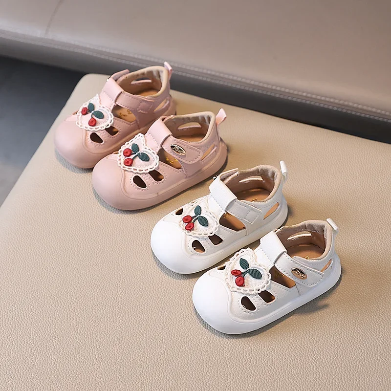 Summer Little Girl Sandal New Cute Embroidered Kids Causal Princess Flat Sandals Toddler Fashion Versatile Children Sports Shoes
Summer Little Girl Sandal New Cute Embroidered Kids Causal Princess Flat Sandals Toddler Fashion Versatile Children Sports Shoes