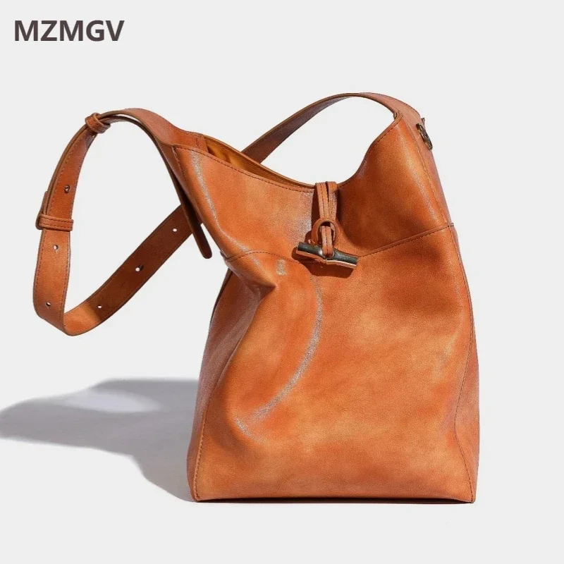 High-Quality Solid Color Soft Leather Bucket Bag for Women 2025 Simple Vintage Large Capacity Shoulder Bag Trendy Unique Design
High-Quality Solid Color Soft Leather Bucket Bag for Women 2025 Simple Vintage Large Capacity Shoulder Bag Trendy Unique Design