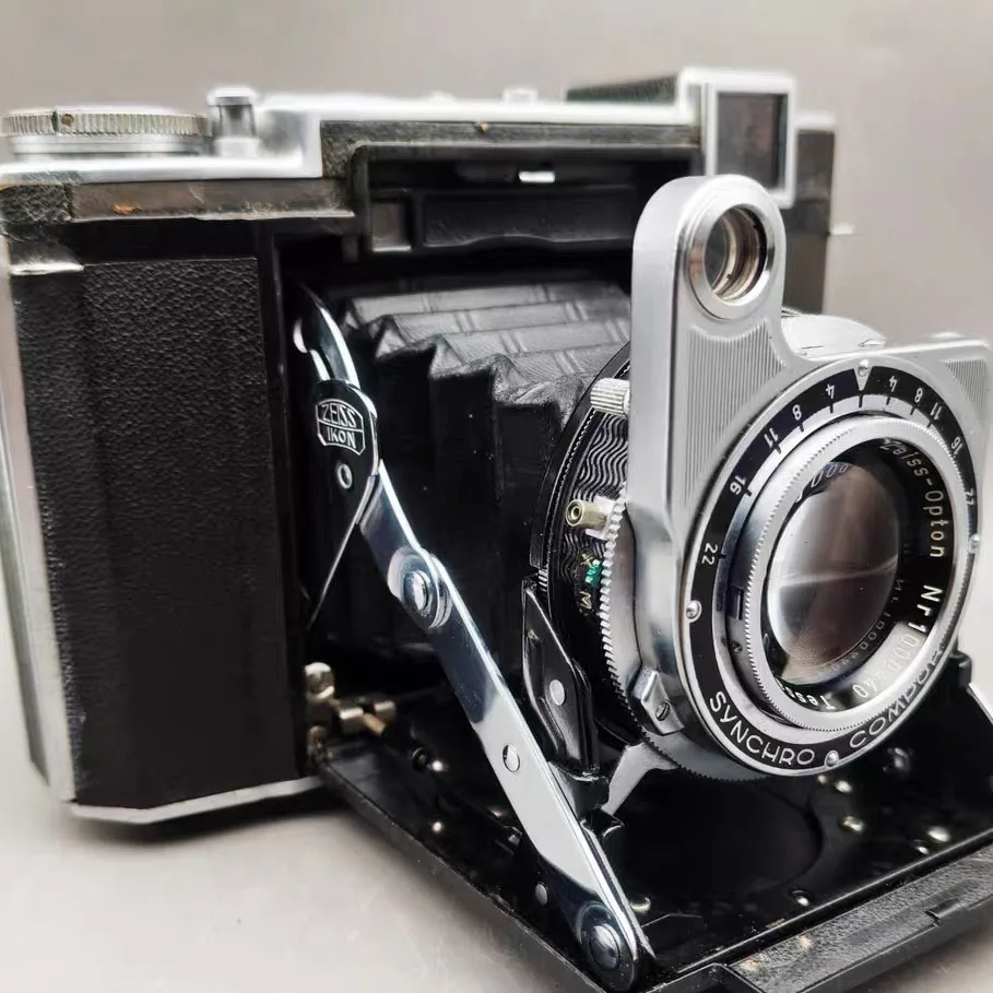 High Quality Hand Made Replacement Bellows for Zeiss Super Ikonta 6x6 Camera
High Quality Hand Made Replacement Bellows for Zeiss Super Ikonta 6x6 Camera