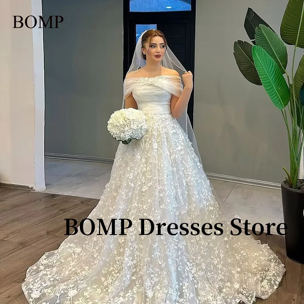 BOMP 2025 3D Applique Wedding Dresses Off the Shoulder Tiered Floor Length Sweep Train Bridal Gown Customized
BOMP 2025 3D Applique Wedding Dresses Off the Shoulder Tiered Floor Length Sweep Train Bridal Gown Customized