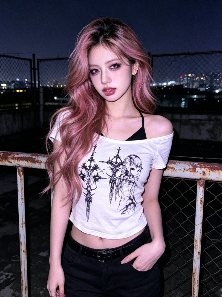 Women's crop top Y2K Grunge Gothic pattern print off shoulder short sleeved slim fit top fashionable streetwear summer
Women's crop top Y2K Grunge Gothic pattern print off shoulder short sleeved slim fit top fashionable streetwear summer