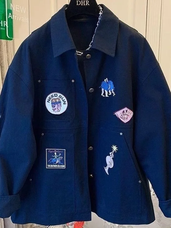 Очень большая корейская куртка-ветровка с вышивкой, повседневная, модная, осенняя, с длинными рукавами, на одной пуговице
Очень большая корейская куртка-ветровка с вышивкой, повседневная, модная, осенняя, с длинными рукавами, на одной пуговице